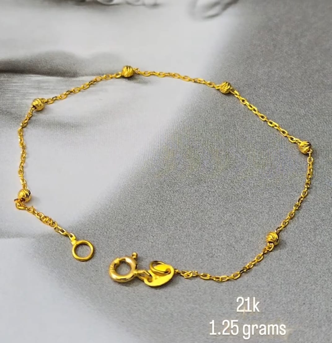 21k gold Bracelets 1.25g