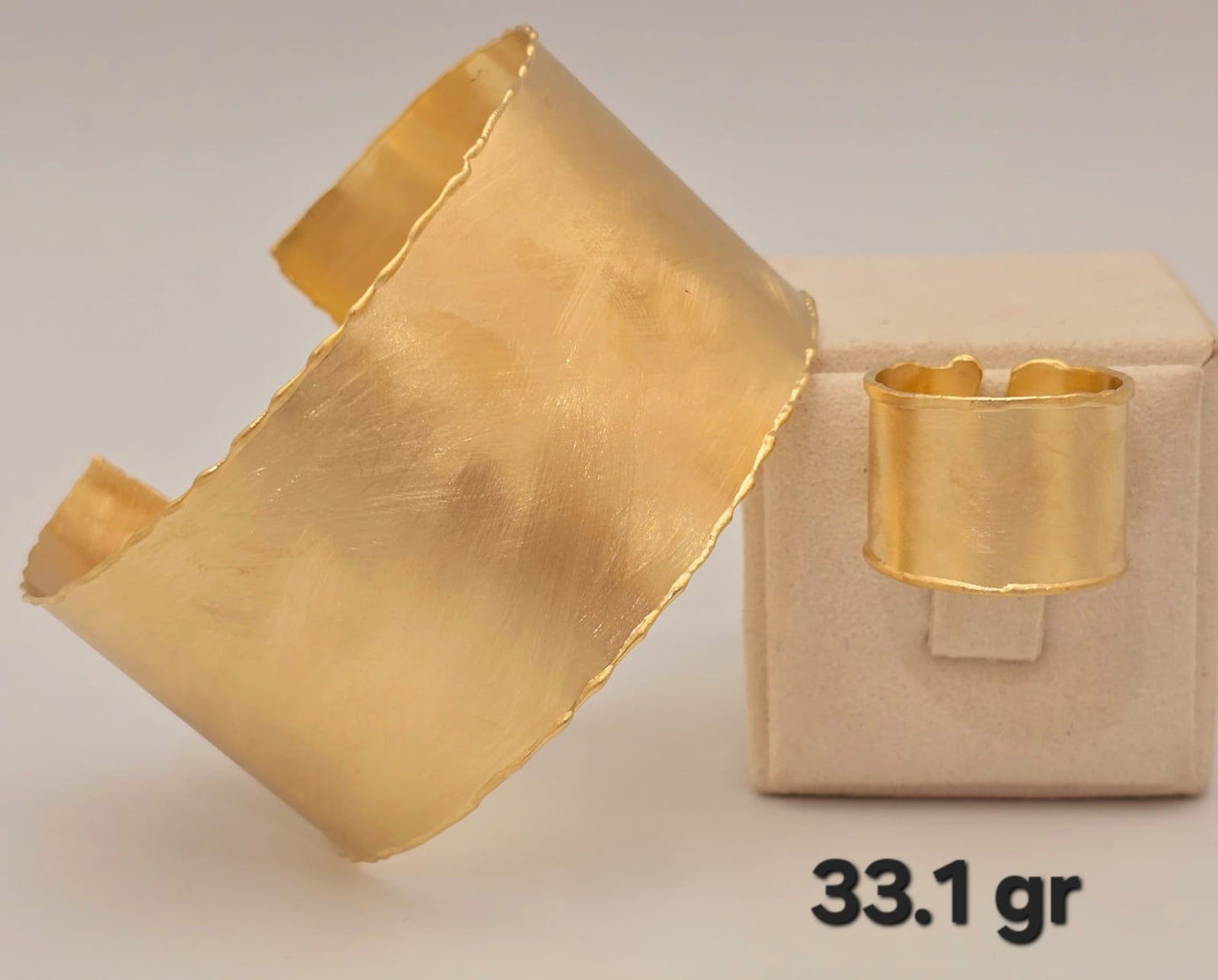 21k gold bracelet with ring 33.10 grams