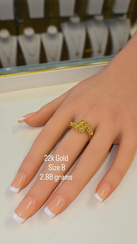 22k gold ring - size 8