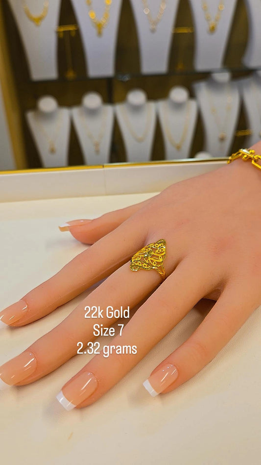 22k gold ring - size 7