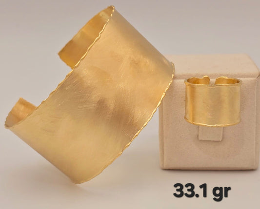 21k gold bracelet with ring 33.10 grams