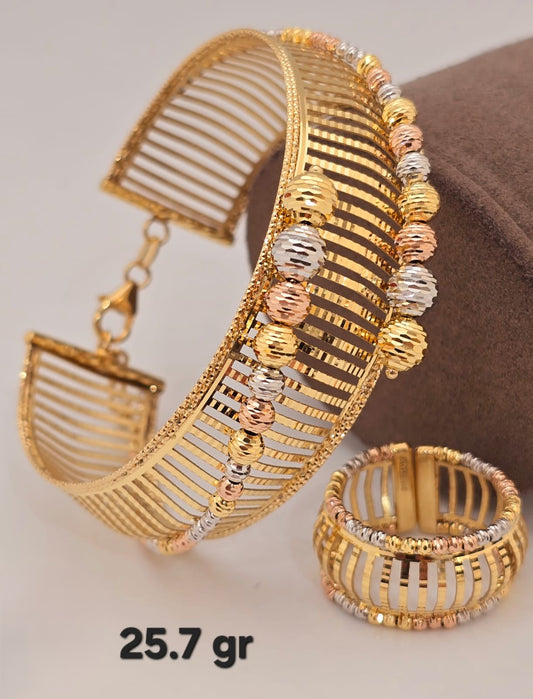 21k gold bangle with ring 25.70 grams